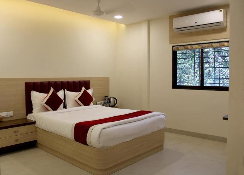 Hotel Saineel Mumbai Exteriör bild