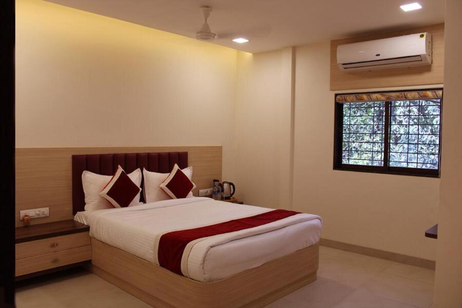Hotel Saineel Mumbai Exteriör bild
